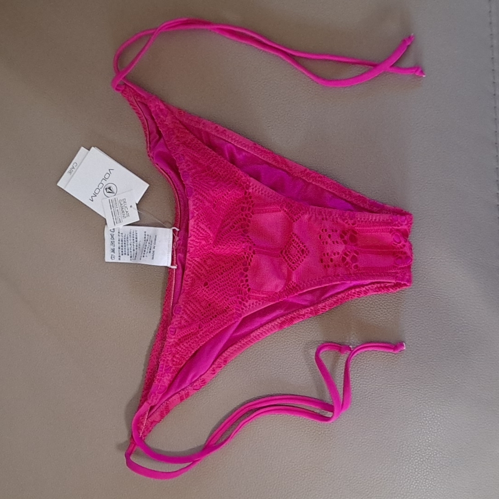 VOLCOM Women's Surfeza skimpy Bikini size L